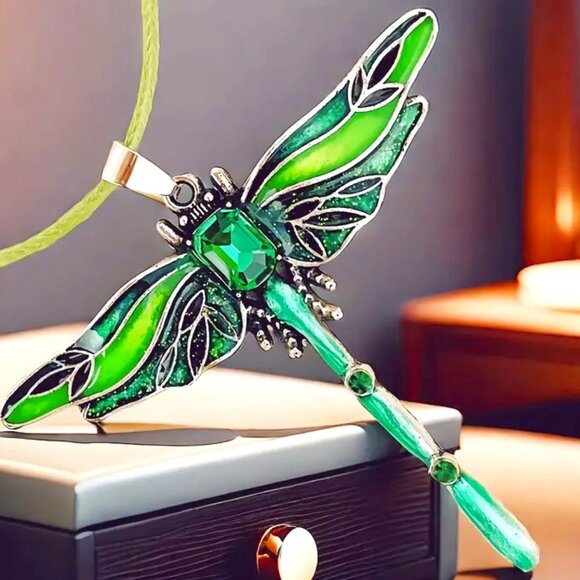 Green Dragonfly Enamel And Rhinestone 18-in Pendant Boho Necklace - Picture 1 of 5